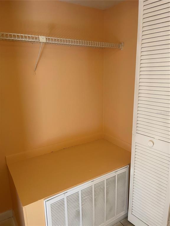 Building Photo - 549 Fairways Dr