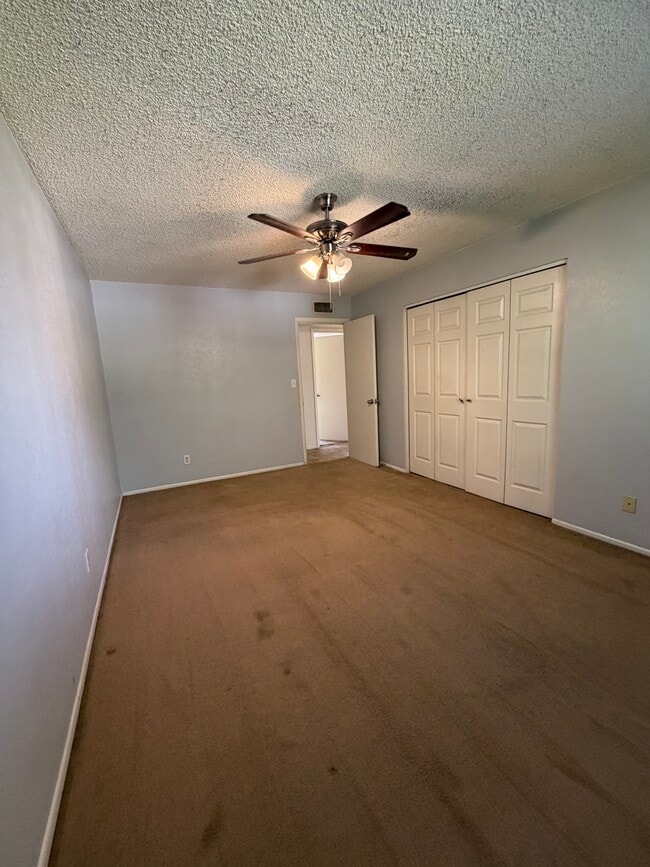 Building Photo - 4595 N 17th Ave