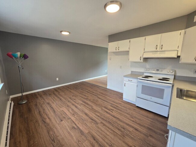 Building Photo - 1237 E Emmaus Ave