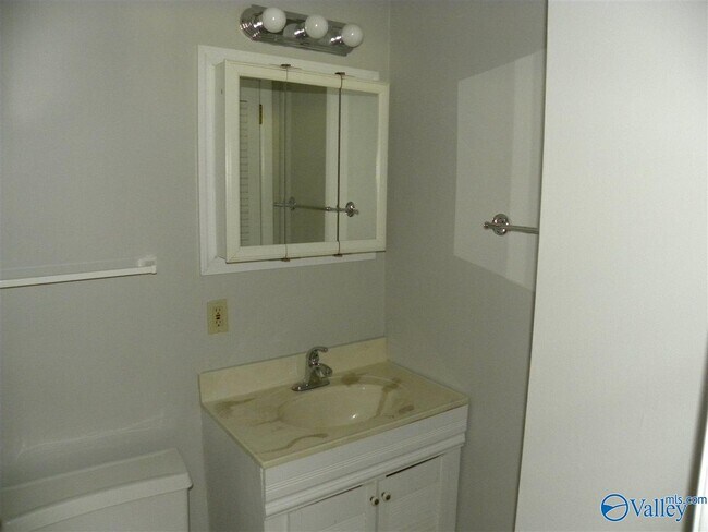 Building Photo - 1308 Nolan Ct