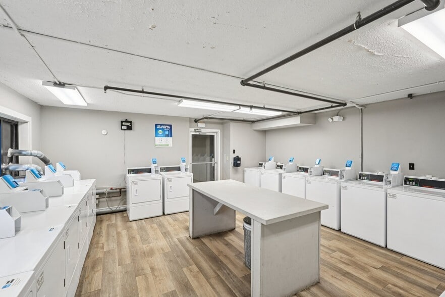 Building Photo - 1150 N White River Pkwy Dr W