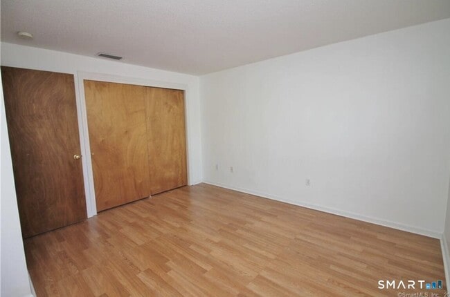 Building Photo - 37 Summersweet Dr