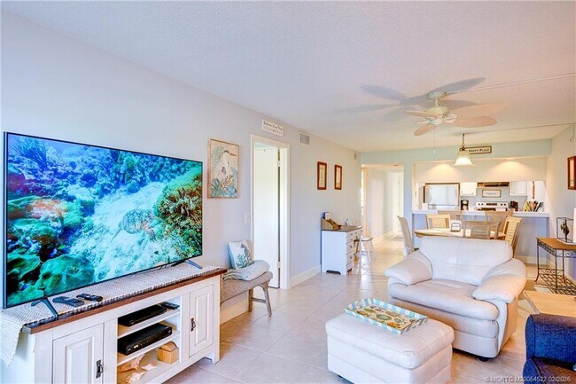 Building Photo - 40 NE Plantation Rd