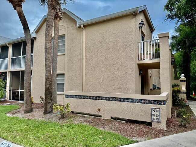 Building Photo - 1673 SE Green Acres Cir
