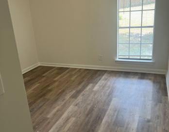 Building Photo - 3036 Willow Ln Dr