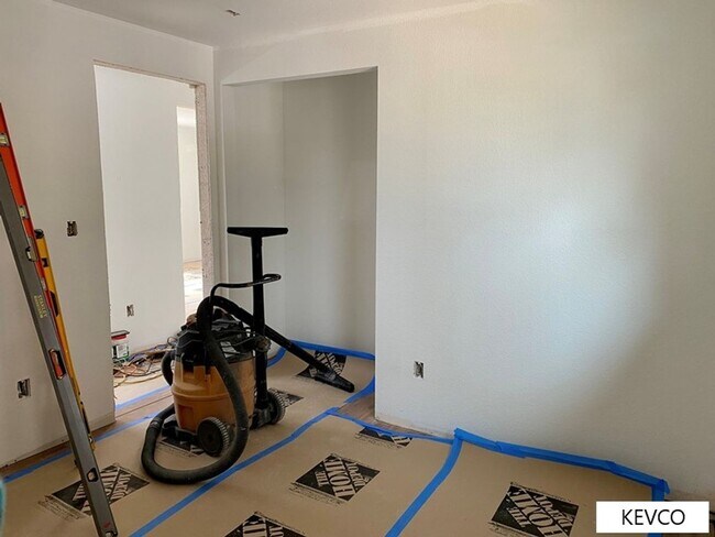 Building Photo - Lovely Renovated Home!