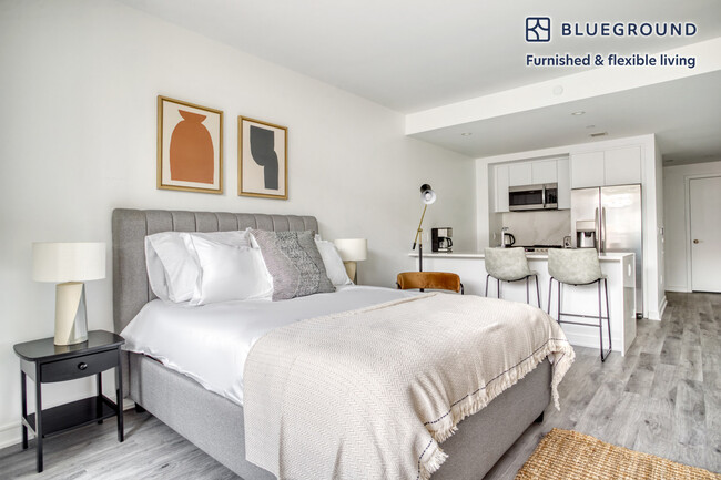 Building Photo - 949 1st St SE