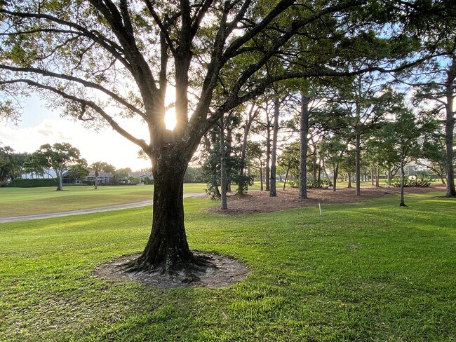 Building Photo - 12962 Briarlake Dr