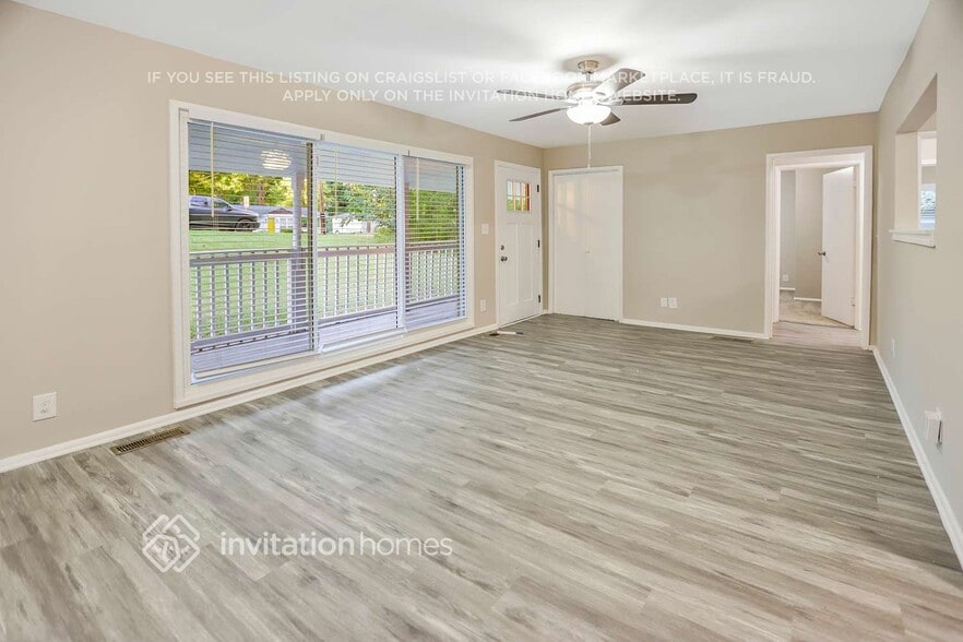 Building Photo - 3473 Pinehill Dr
