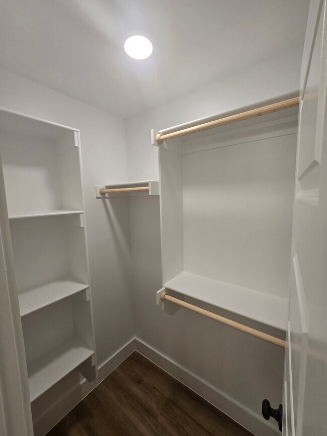Building Photo - 2631 Elstar Ct