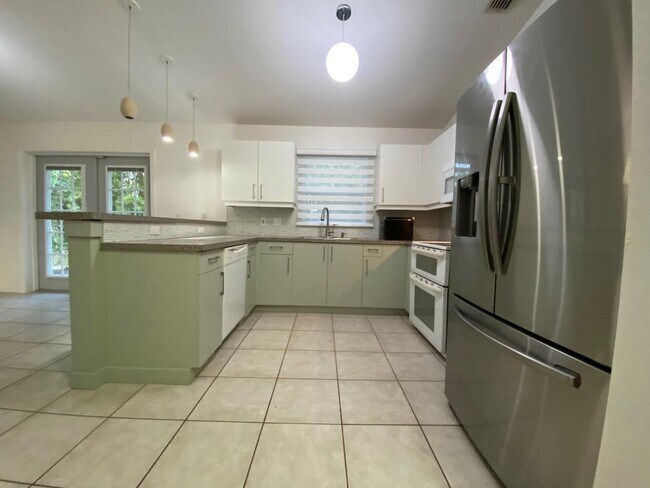 Building Photo - 4217 Malden Dr