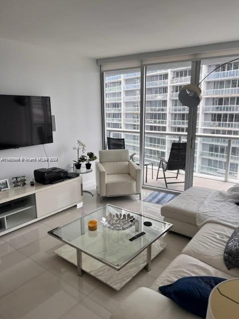 Building Photo - 475 Brickell Ave