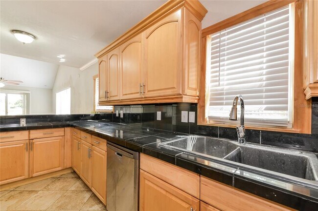 Building Photo - 2429 Apache St