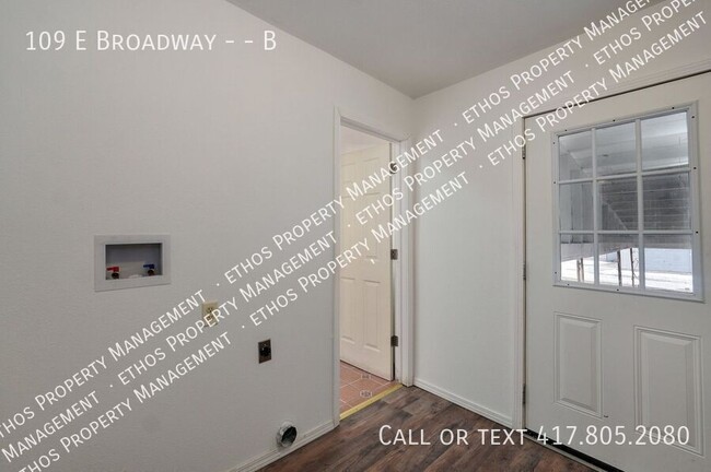 Building Photo - 109 E Broadway