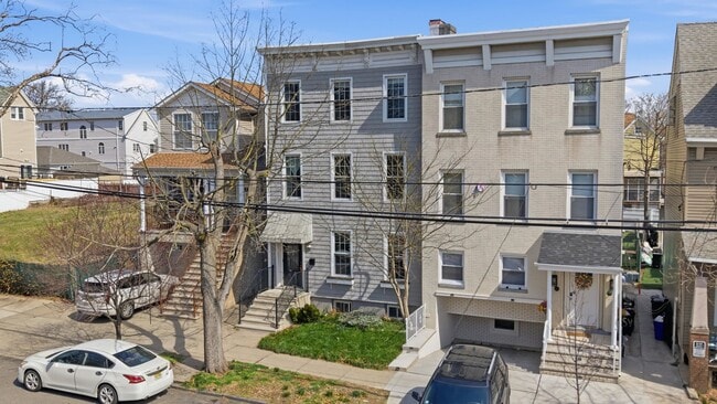 Building Photo - 37 W 34th St.