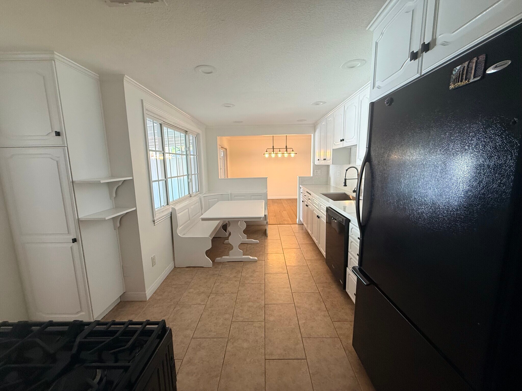 Building Photo - 11130 Canby Ave