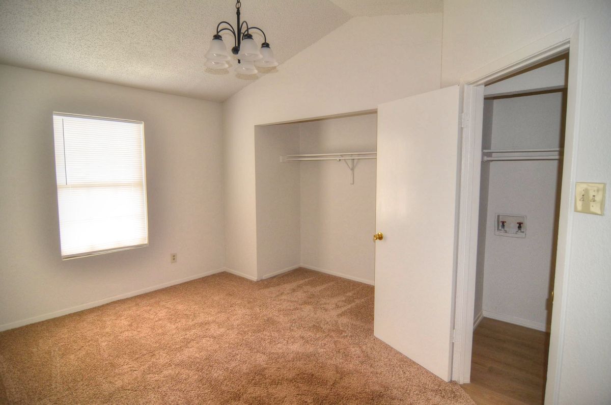 Building Photo - 9451 Olde Village Ct