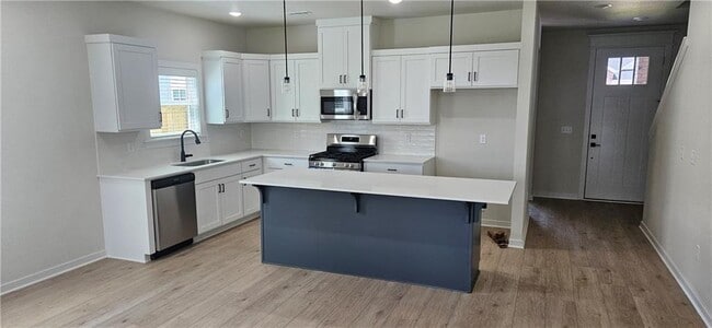 Building Photo - 6005 SW Coywolf St