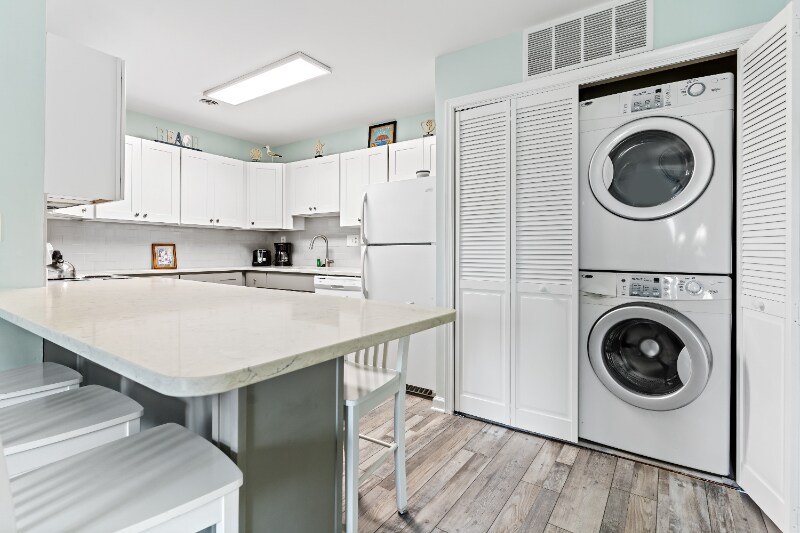 Building Photo - 14409 Lighthouse Ave