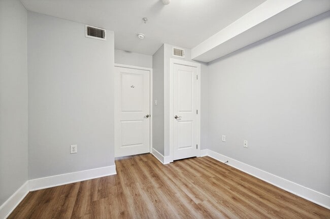 Building Photo - Available Now! 1 Bedroom + Den In Adams Mo...