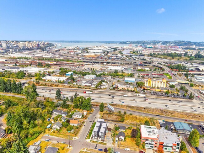 Building Photo - Brand New Construction 1 month free rent!