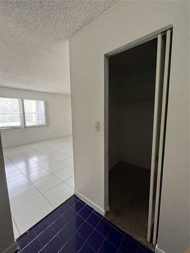 Building Photo - 3360 Spanish Moss Terrace