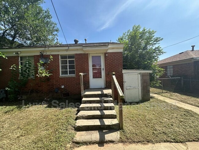 Building Photo - 4137 NW 13th St