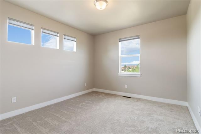 Building Photo - 2554 Eastview Dr
