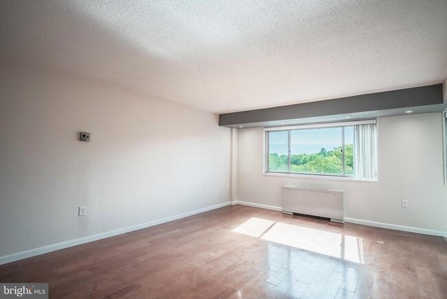 Building Photo - 2500 N Van Dorn St