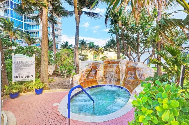 Building Photo - 3000 S Ocean Dr