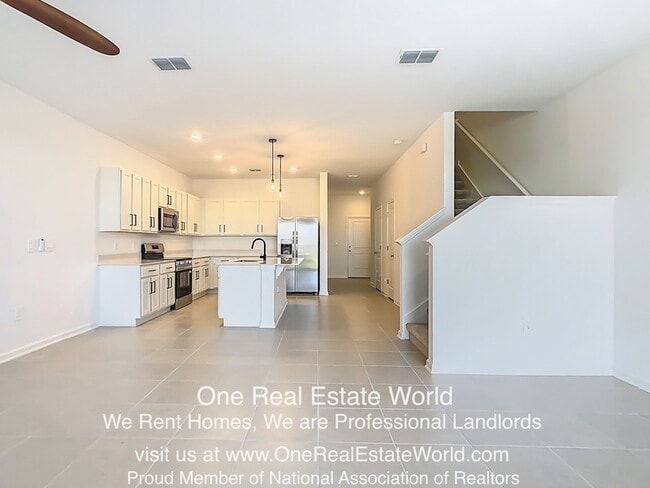 Building Photo - 2971 Maloof Dr