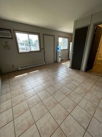 Building Photo - 1 bedroom 1 bath apartment in a nice quiet...