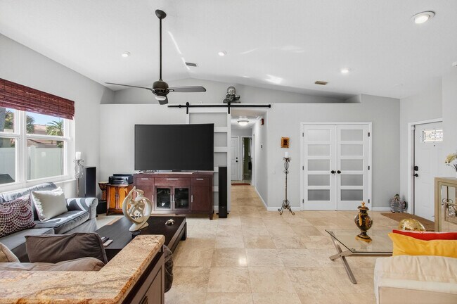 Building Photo - 7076 Middlebury Dr