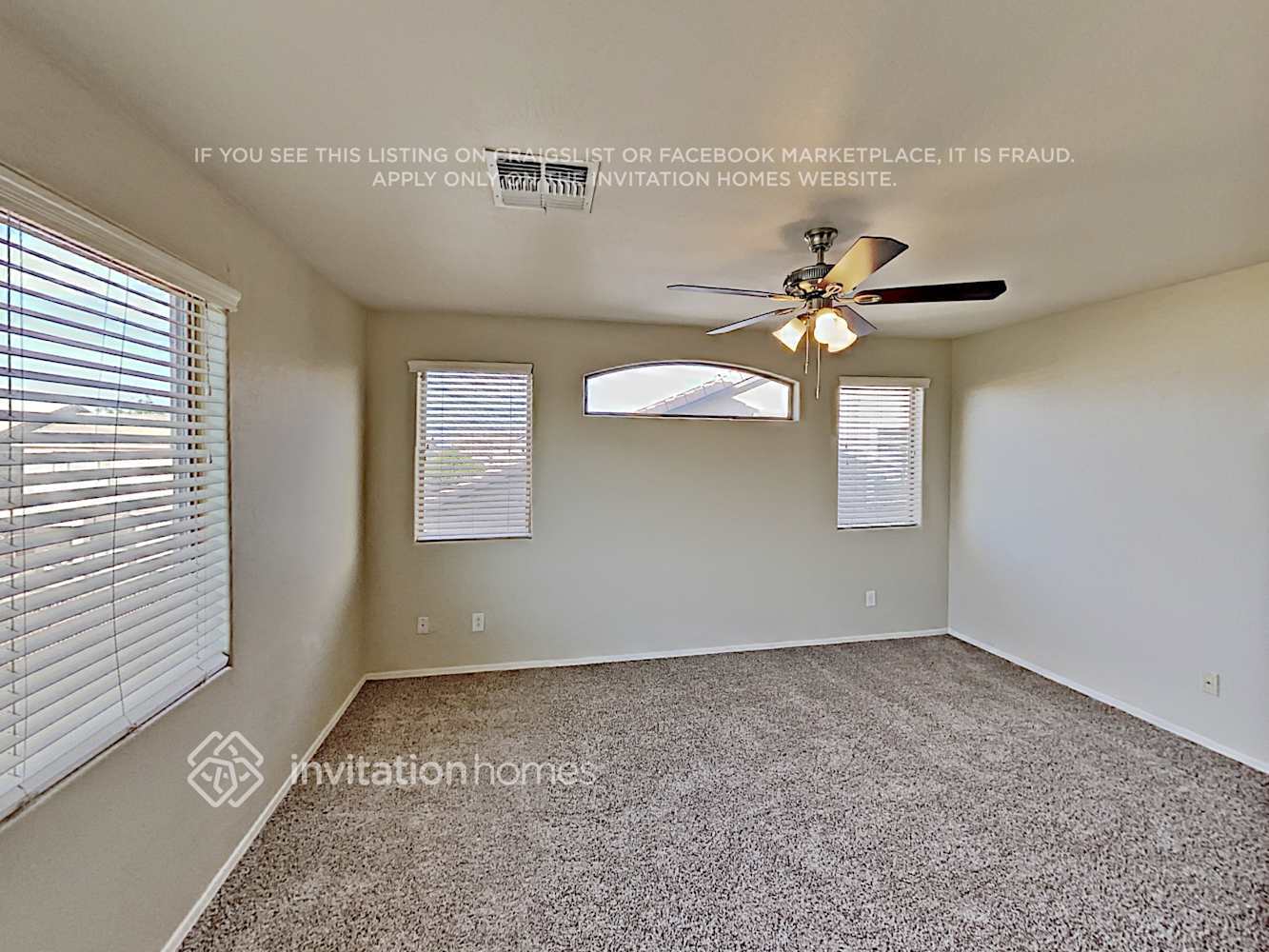 Building Photo - 9833 E Empress Ave