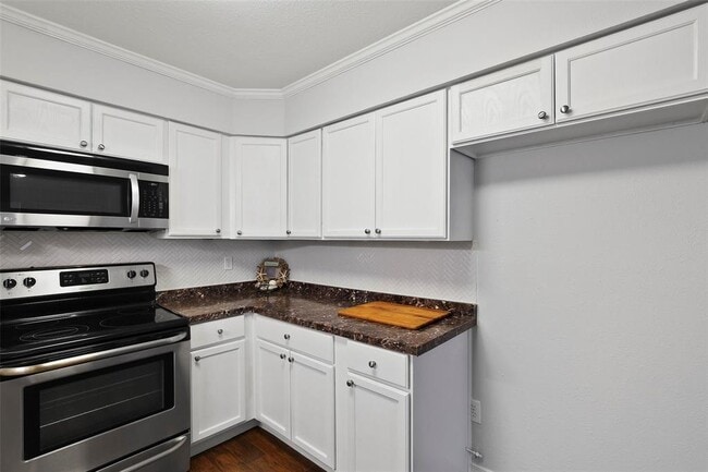 Building Photo - 5718 Marvin Loving Dr