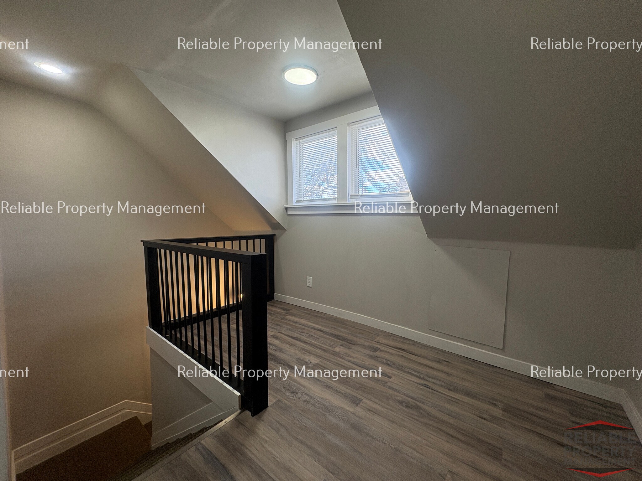 Building Photo - 626 N Water Ave