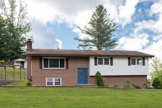 Building Photo - ONE YEAR LEASE WITH POSSIBLE LEASE PURCHAS...