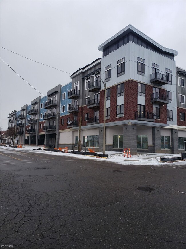 Building Photo - 310 E 3rd St