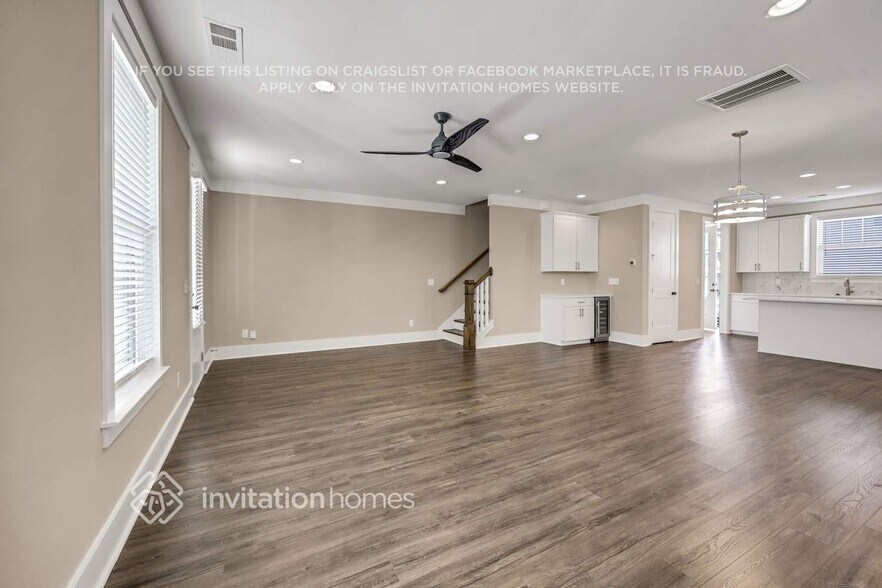 Building Photo - 267 Founders Ln