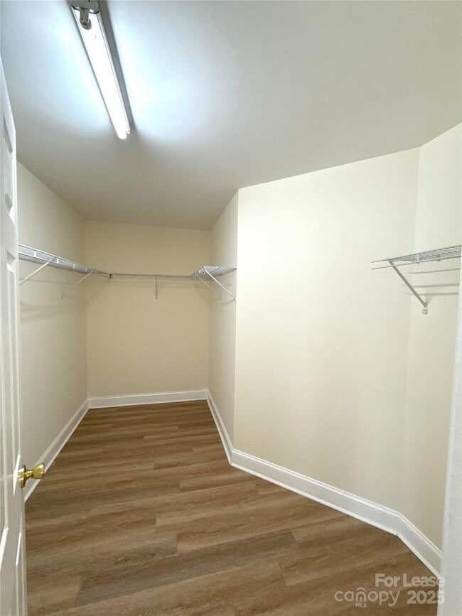 Building Photo - 1207 Jade Glen Dr