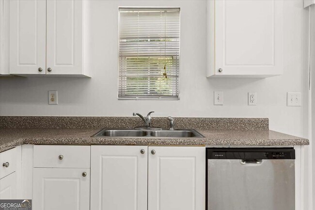 Building Photo - 7648 Cozy Ln