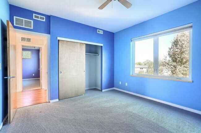 Building Photo - 2421 Rose Ct