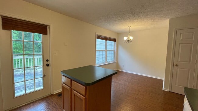 Building Photo - 4 Bed Townhome in South Stafford