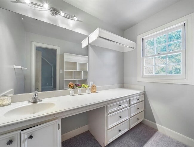 Building Photo - 2111 Diane St