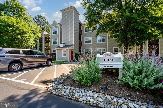 Building Photo - 921 Spinnaker Way