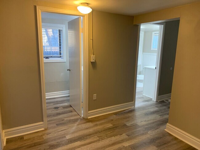 Building Photo - Spacious 4-Bedroom Home in Berkeley – Grea...