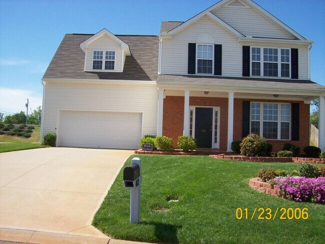 Building Photo - 3 Bedroom, 2.5 Bath Home in Bonnie Vista Community