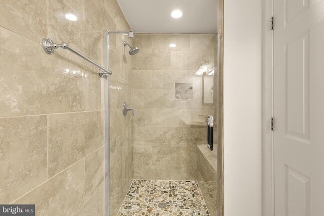 Building Photo - 6203 Hardy Dr