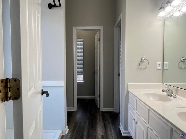 Building Photo - 253 Chadwick Cir