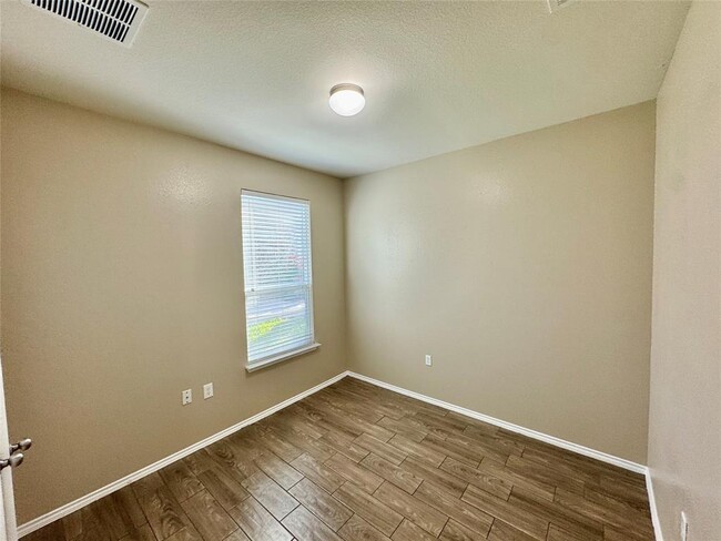 Building Photo - 5716 Knoll Pines Pass